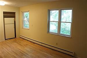 2nd image of 4023 Saint Lawrence Ave APT 4