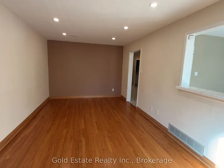 5202 Huntingfield Dr E — Photo 6
