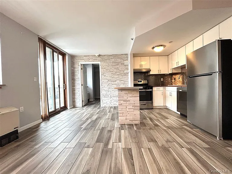 6347 Booth St #3C — Photo 2