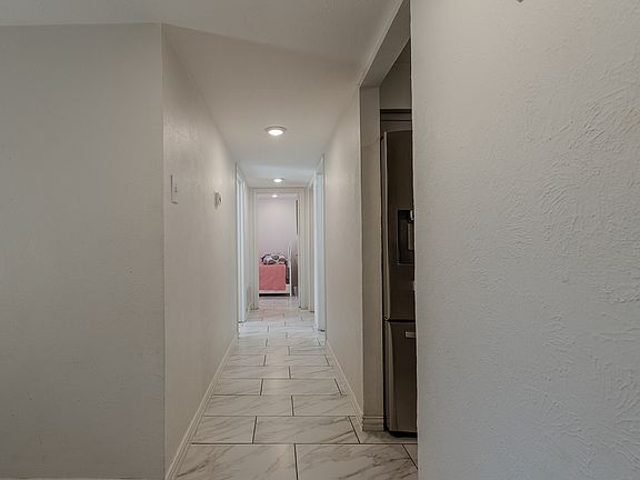 2nd image of 2721 W Oakdale Rd