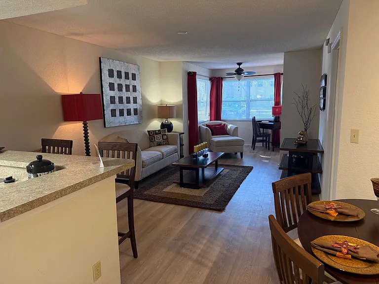 River Park Apartments — Photo 17
