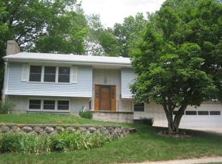 3026 Steven Dr, Lawrence, KS 66049