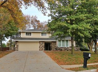 14511 Webster Cir, Omaha, NE 68154
