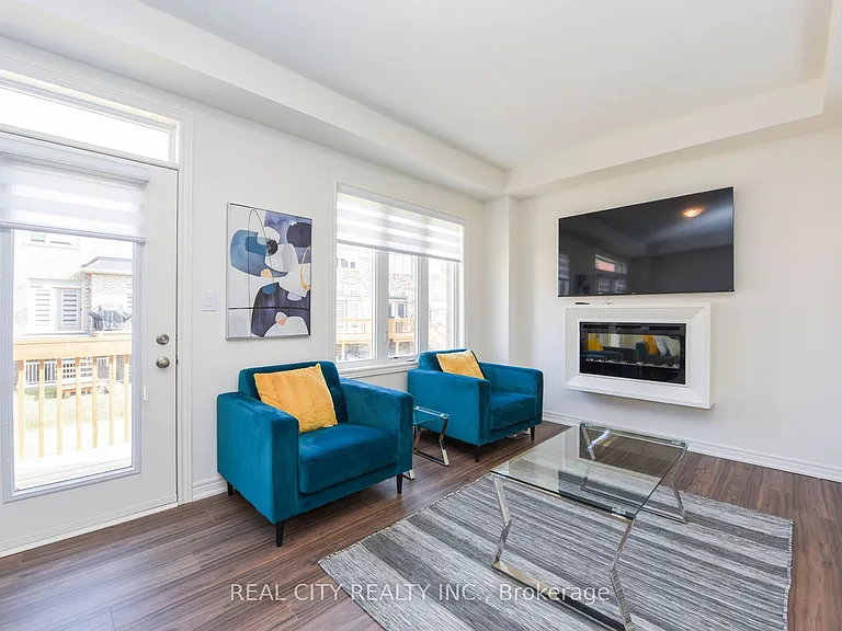 38 Silver Meadow Gdns — Photo 20