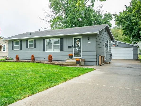 112 12th St SE, Altoona, IA 50009