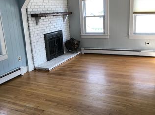 1059 Woodcrest Ave, Riverhead, NY 11901