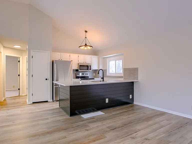 14627 Echo Hills Dr — Photo 2