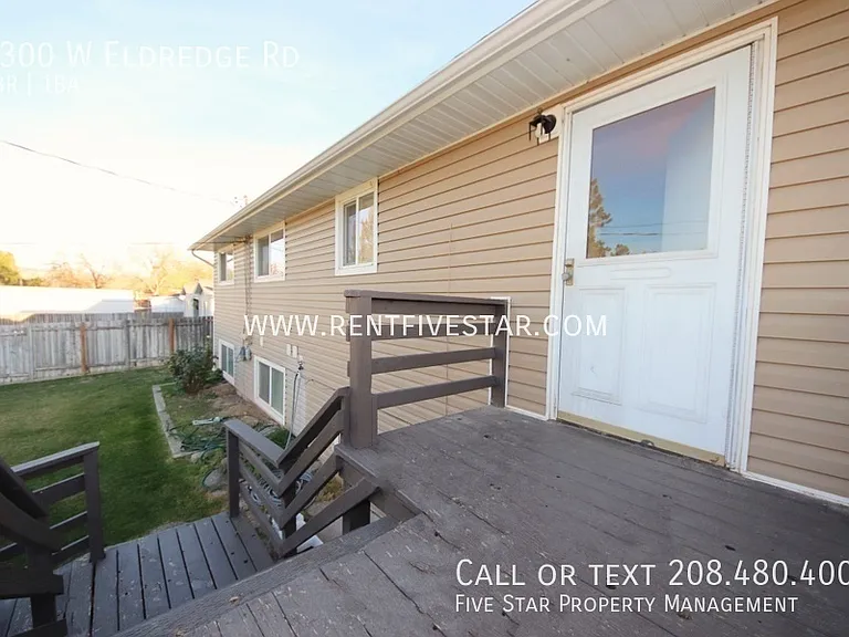 1300 W Eldredge Rd — Photo 13