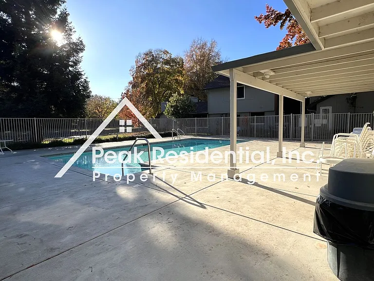 3156 Swallows Nest Dr — Photo 36