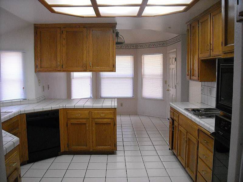 2nd image of 5298 E Hamilton Ave
