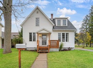 321 W Pearl St, Seymour, WI 54165