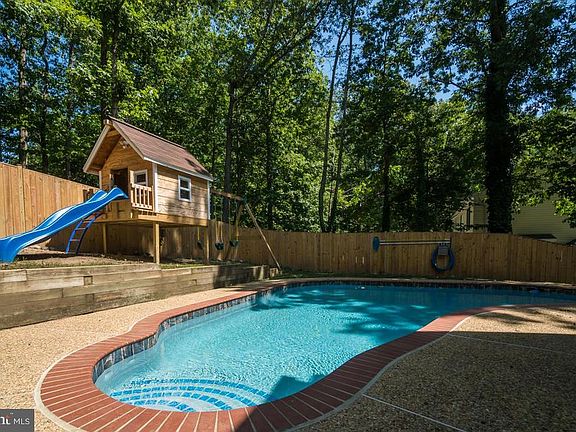 New Pool~Light and Variable Speed Pump