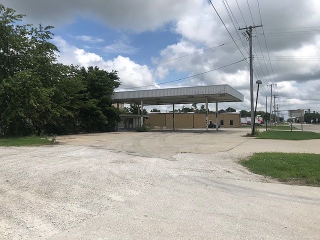 1st image of 120 W 1st St
