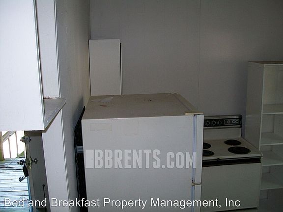 2nd image of 337 Ross Ave APT 10