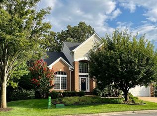 20772 Rainsboro Dr, Ashburn, VA 20147