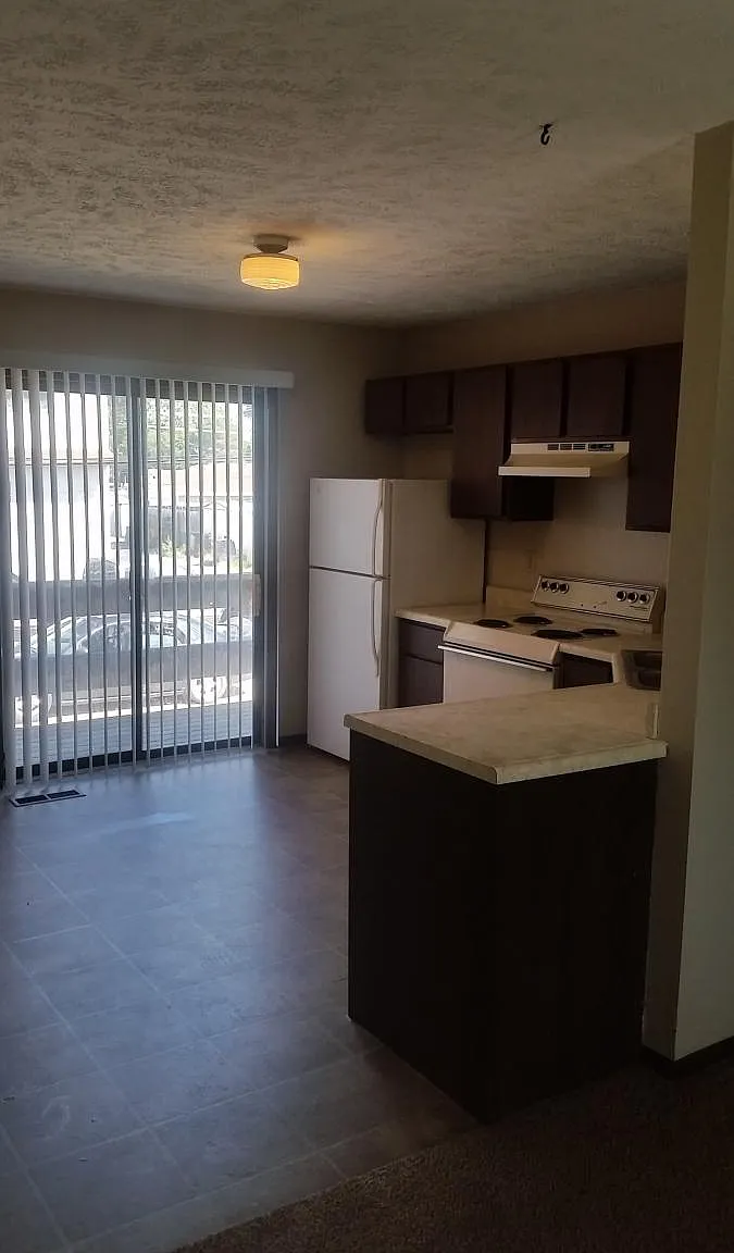 2 bed, $850 — Photo 3