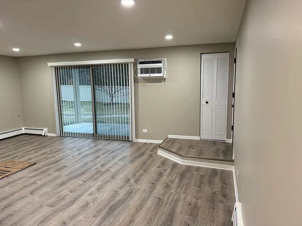 8325 Woodland Dr