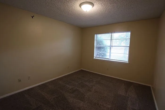 4508 Edinburgh Dr — Photo 5