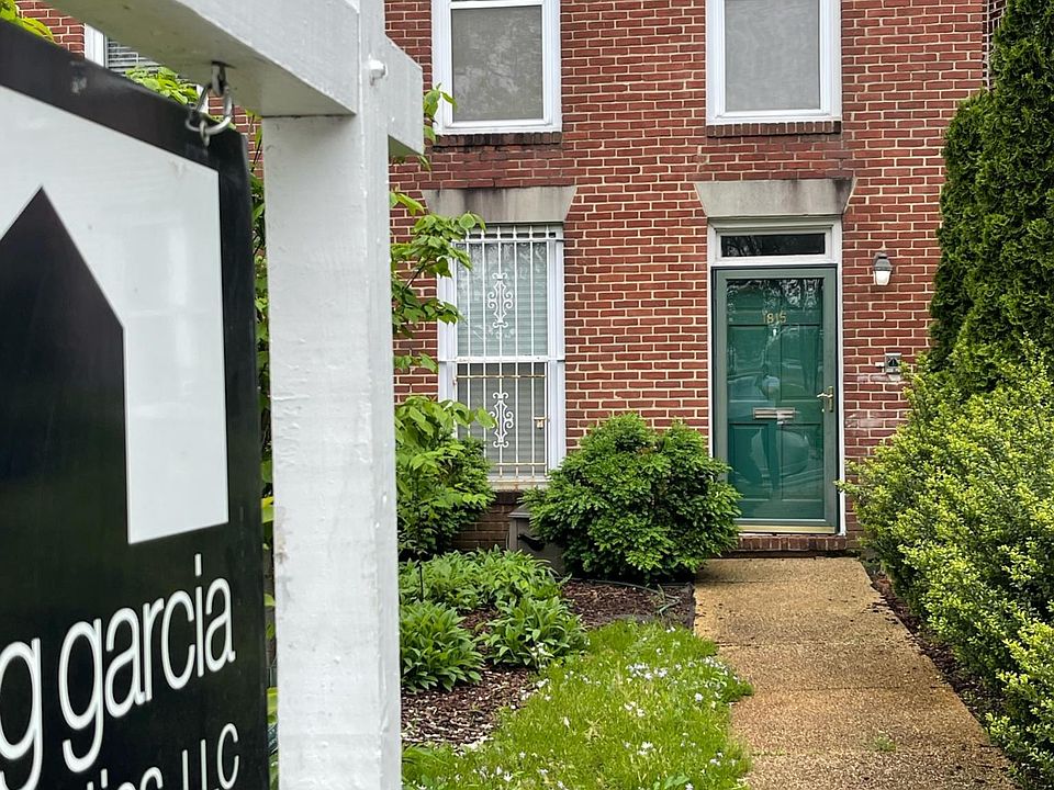front yard, access to unit on first floor (no basement)