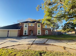 701 Balmoral Ct, Friendswood, TX 77546