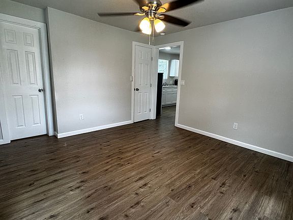 4th image of 1314 Denver Ave #D