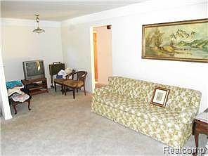 4th image of 25160 Chippendale St