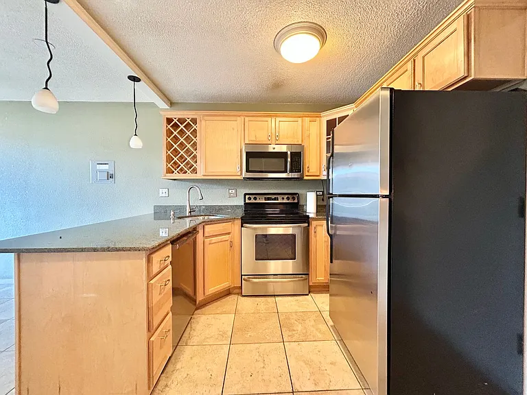 909 Logan St #9ER — Photo 10