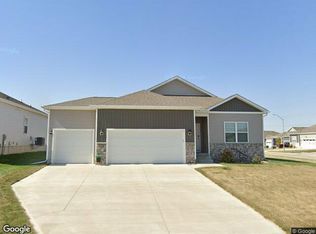 5518 145th St, Urbandale, IA 50323