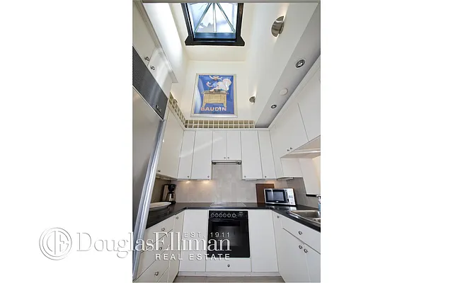 Sold by Douglas Elliman | media 21