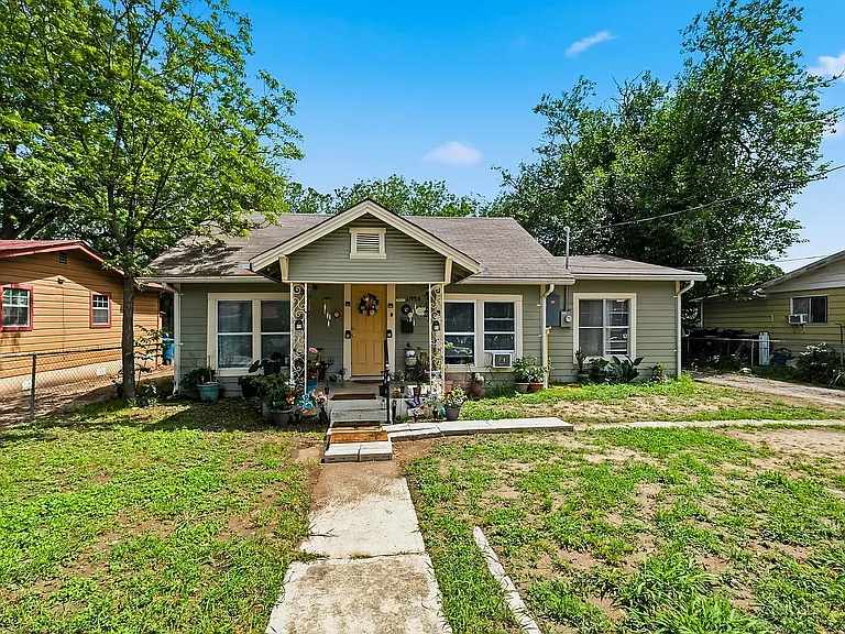 1034 Eldorado St — Photo 14