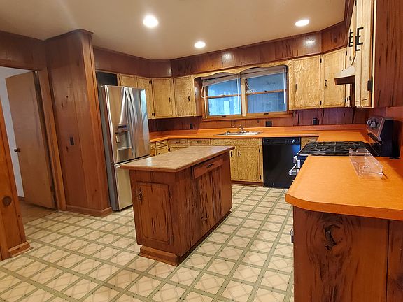 4th image of 102 Woodruff 463