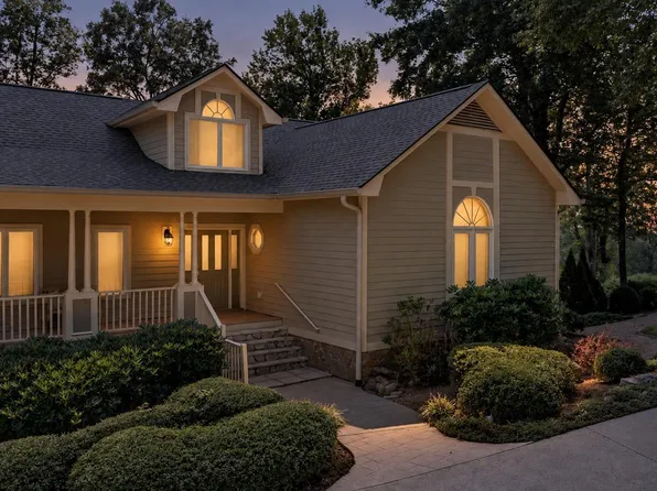 15 Grosbeak Way, Landrum, SC 29356
