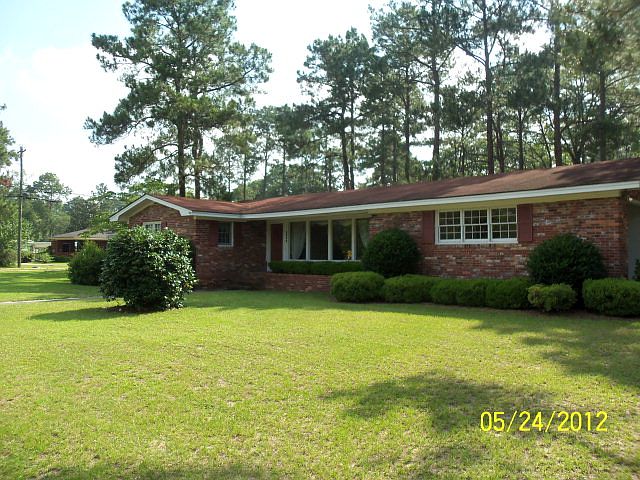 1st image of 1701 Pine Cir