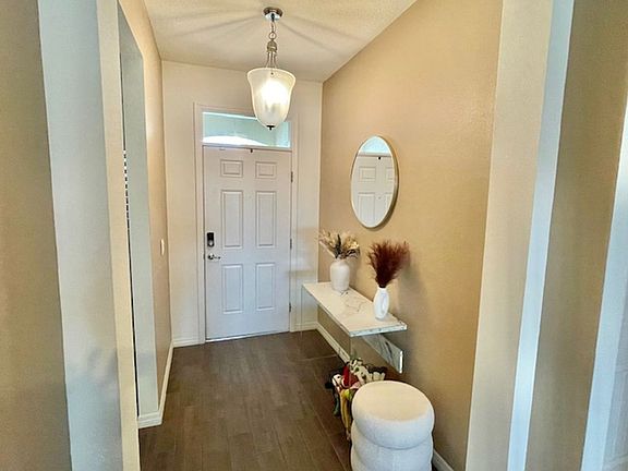 4th image of 1520 Lyonsdale Ln