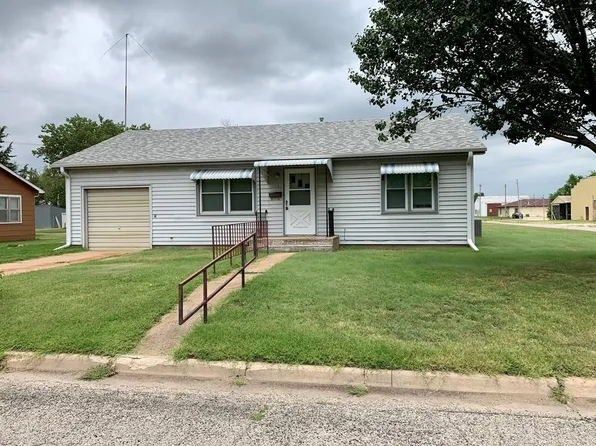 301 W 13th St, Ellsworth, KS 67439