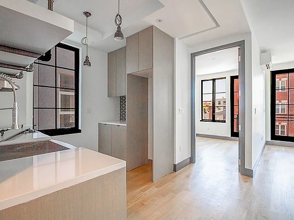 4th image of 82 Jefferson St #5A