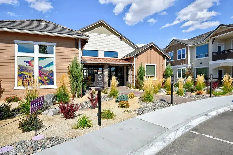 Silverado Apartments — Photo 2