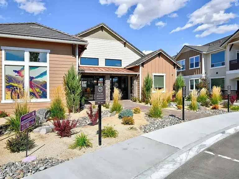 Silverado Apartments — Photo 2