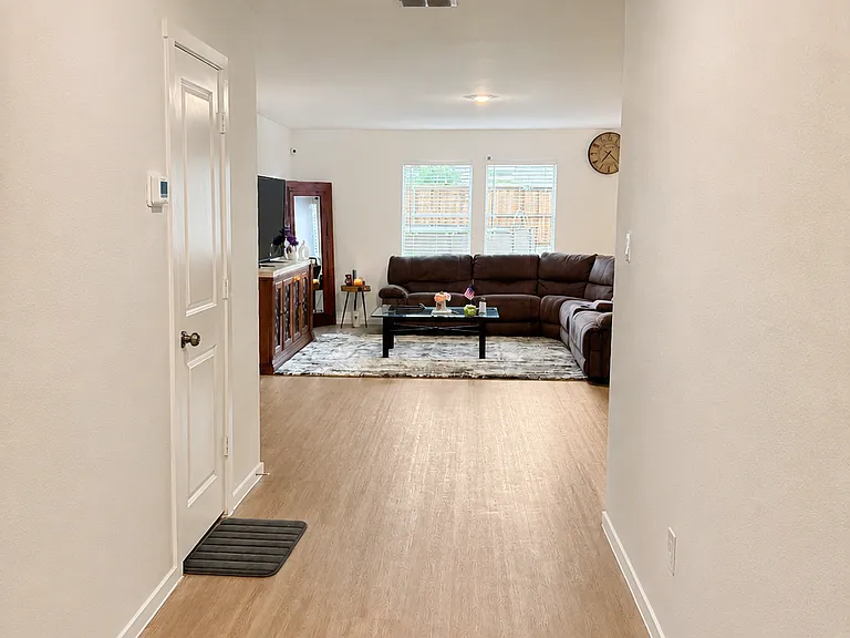 241 Adelina Dr — Photo 4