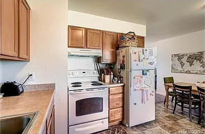 3 bed, 1728 sqft, $2,797 — Photo 3