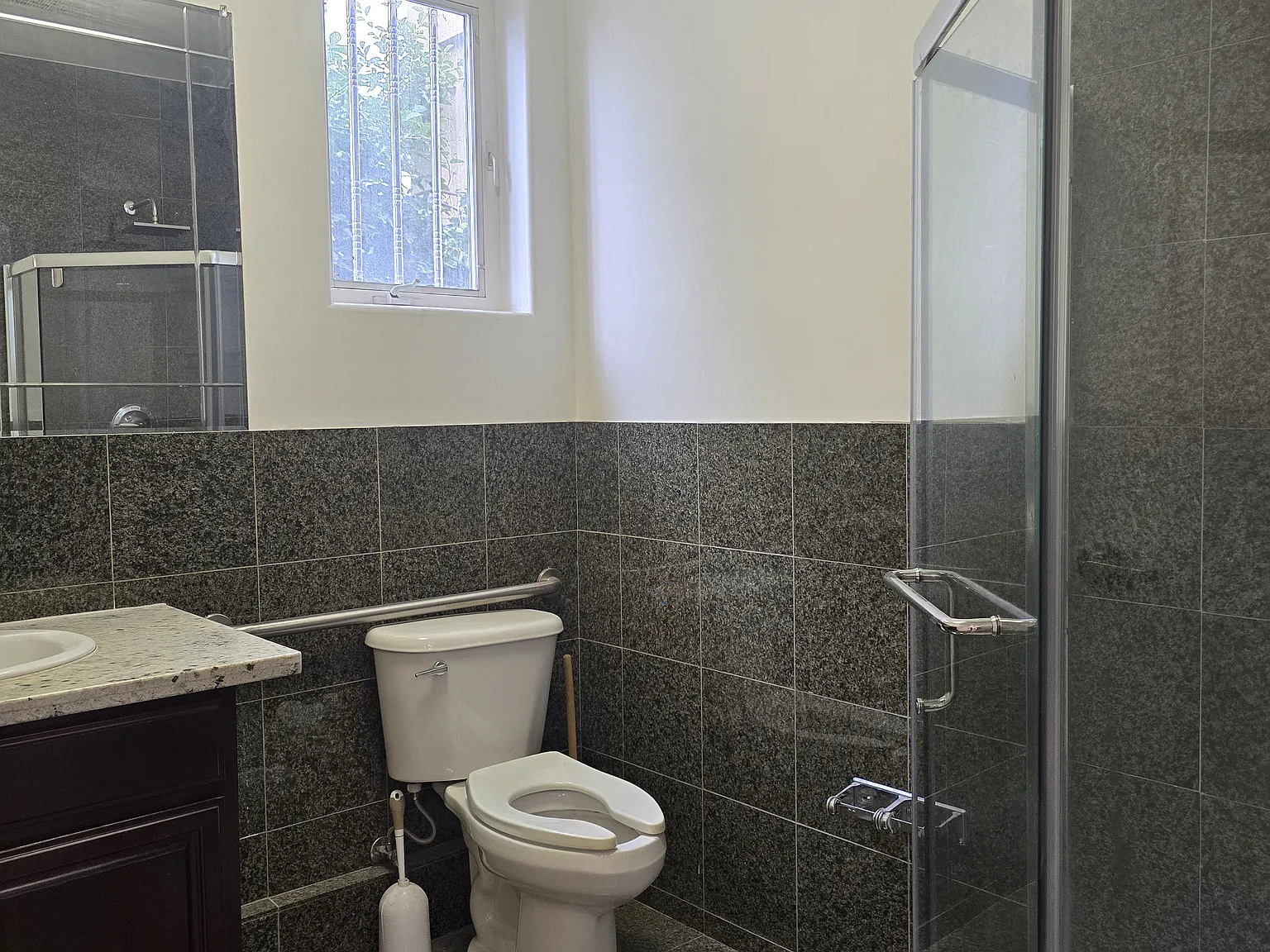 1 bed, $1,600 — Photo 3