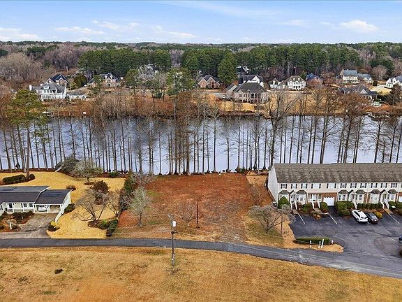 2nd image of 1100 S Lakeside Dr