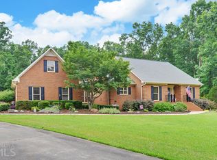 1231 Melody Ln, Hartwell, GA 30643