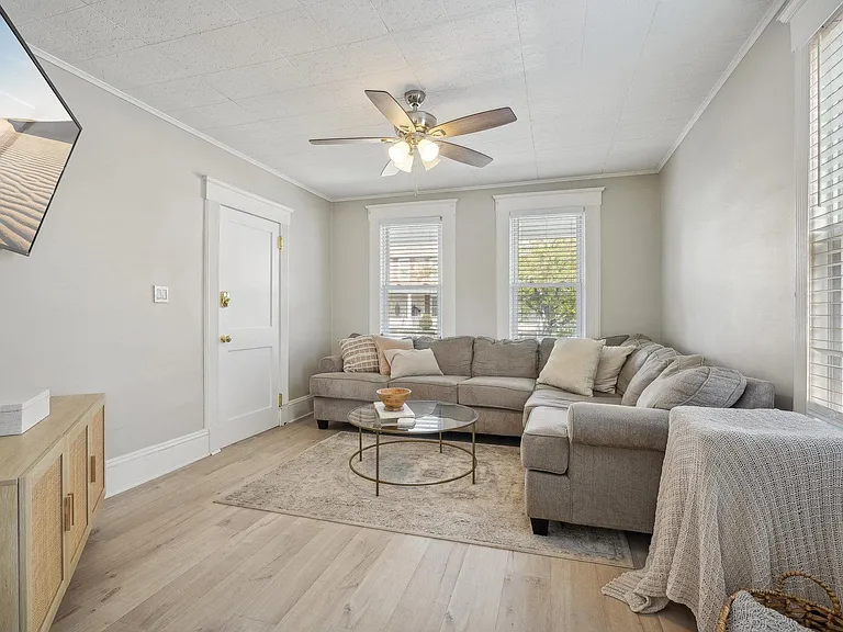 124 Dalton St #1 — Photo 2