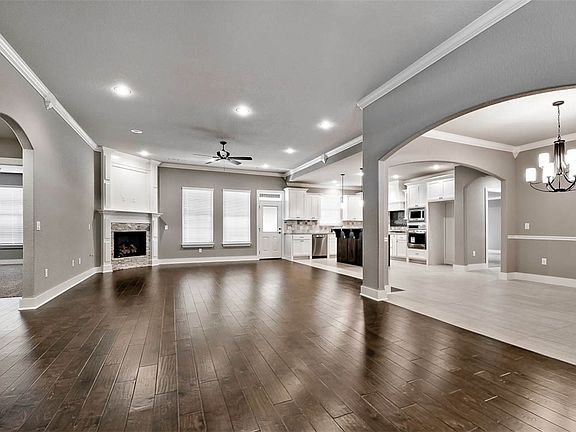 5th image of 1021 Quail Hollow Dr