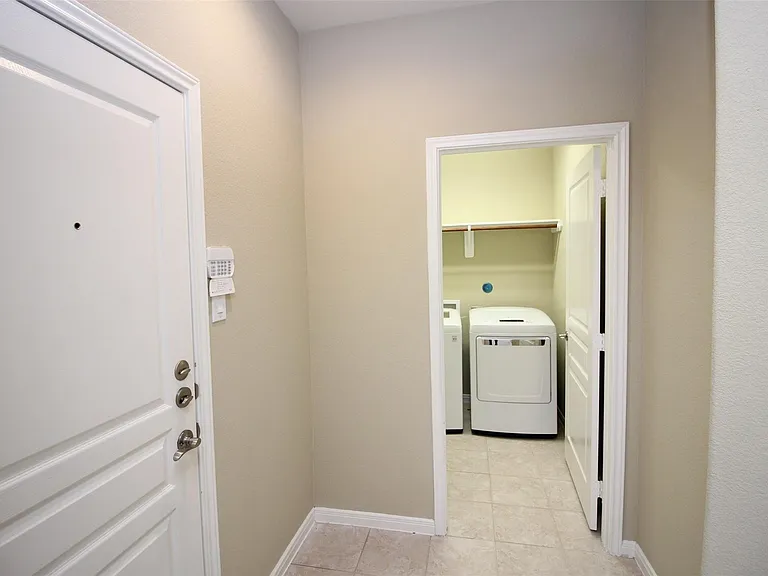 6418 Burgess Heights Ln — Photo 26