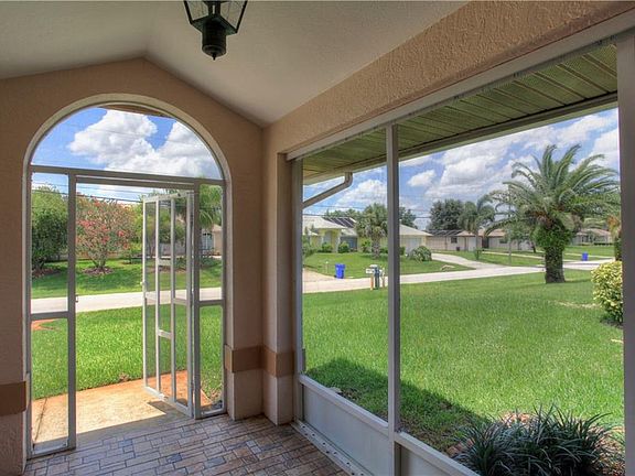3rd image of 412 Joy Haven Dr