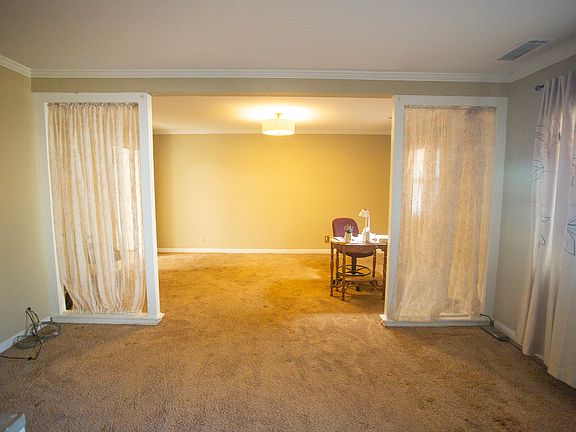 3rd image of 7301 Mardyke Ln