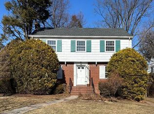 475 Forest Ave, Teaneck, NJ 07666