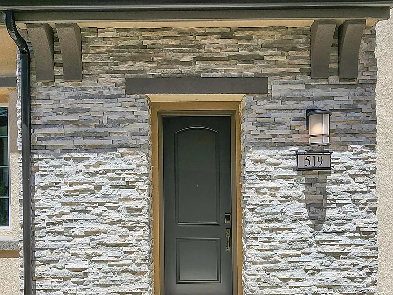 519 Embrook Way — Photo 2